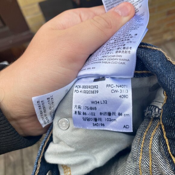 Vintage Levi Strauss Velvet Embroidered Jeans Size 34 / 32 Blue - Picture 3 of 7